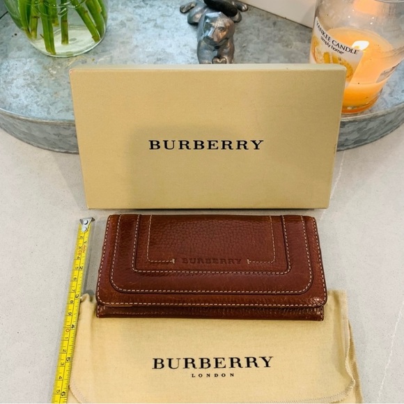 Authentic Burberry London Leather Long wallet - Picture 10 of 14